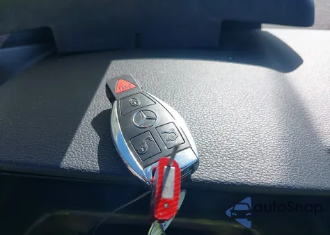 2011 Mercedes-Benz E 550 4Matic from USA, damaged, VIN WDDHF9AB3BA423048